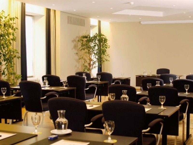 Nh Gent Sint Pieters Hotel Екстериор снимка