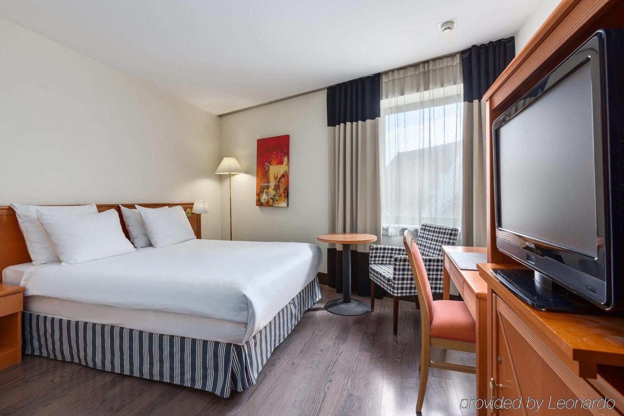 Nh Gent Sint Pieters Hotel Екстериор снимка
