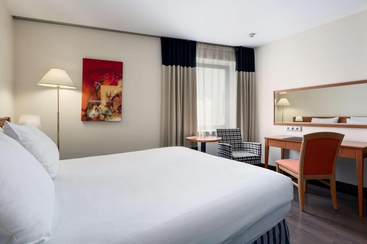 Nh Gent Sint Pieters Hotel Екстериор снимка